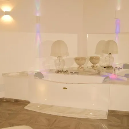 La Maison Bed & Breakfast 2*