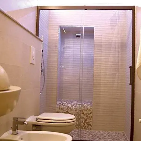 Alojamento de Acomodação e Pequeno-almoço La Maison 2*